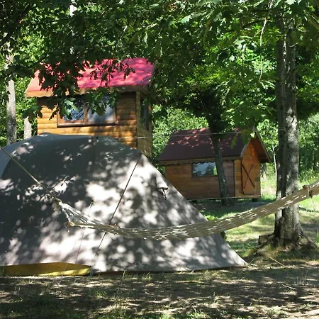 Ogzala Ciftlik Evi *